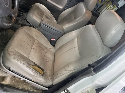 Asiento delantero izquierdo usado se adapta a: Chevrolet Colorado 2005 canastilla y banco reclinable Foto 1 de 4