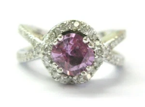 Anillo de vástago dividido con halo de diamantes y zafiros rosados de oro blanco de 14 quilates de 2,50 quilates - Imagen 1 de 7