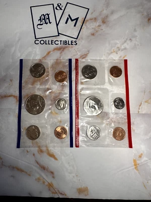 US Mint 1998 Uncirculated Coin Set Denver & Philadelphia No Packaging - Image 1 of 4