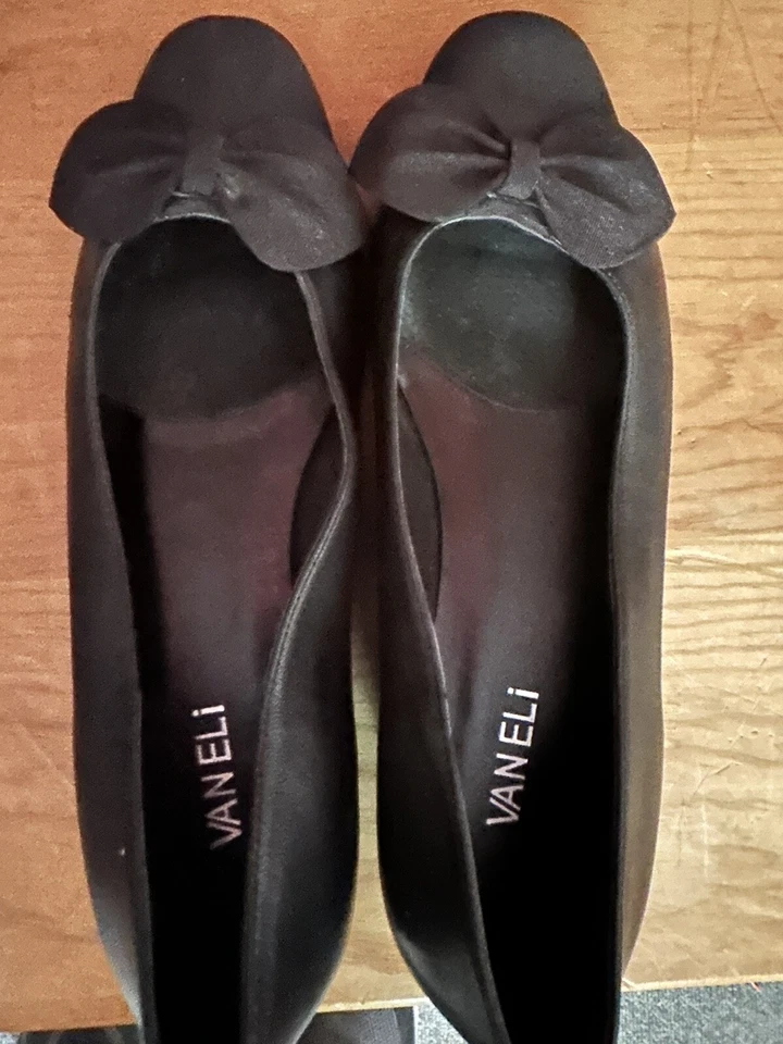 Vaneli - Zapatos negros con lazo en la puntera - Talla 10 M Foto 1 de 4