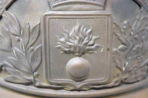 Casco de bombero francés antiguo vintage pluma de latón - Imagen 1 de 12