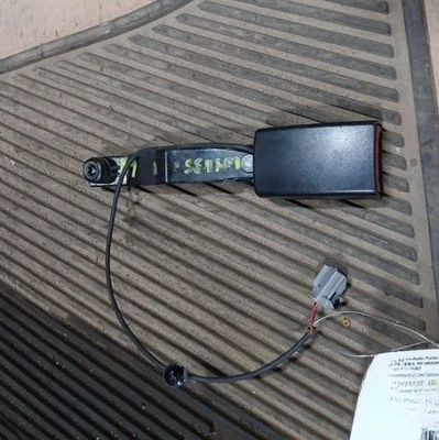 Front Left Driver Side Seat Belt Buckle Black OEM For 2013-2019 Dodge Journey - Imagem 1 de 4