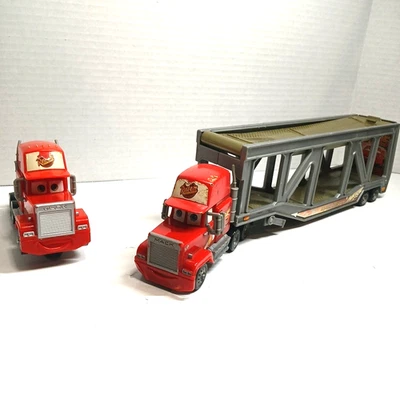 🔥 RARO Camión Transportador Mack Hauler Disney Pixar Cars y 2 Cabinas Rojas #95 Juguete Foto 1 de 4