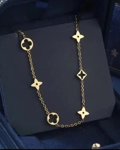 18K vergoldet Glück 4 Blatt Kleeblatt Pedant Idylle Blüte Monogramm Halskette Boho - Bild 1 von 12