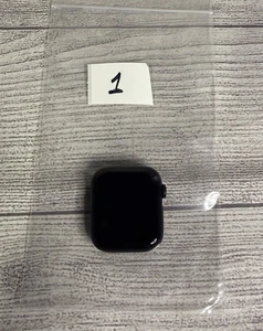 En l'état Apple Watch Only Series 7 A2477 GPS + LTE - 45mm VERROUILLÉ POUR PIÈCES (Lire) - Photo 1 sur 7