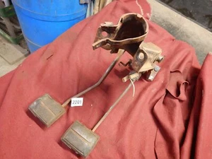 63 64 CHEVY IMPALA CLUTCH PEDAL ASSEMBLY T10 4 SPEED SS 327 409 BISCAYNE BELAIR - Picture 1 of 7