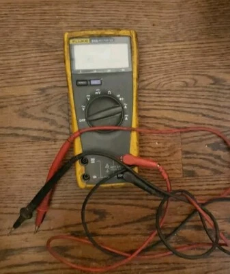 Fluke 23 III Handheld Digital Multimeter With Leads - Image 1 of 4