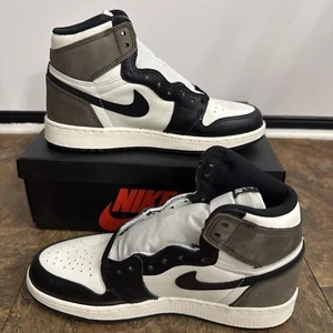 Size 5Y - Nike Air Jordan 1 Retro High Dark Mocha Black (GS) / 575441-105 - Picture 1 of 10