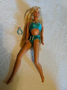 VINTAGE BARBIE 1997 "PEARL BEACH" DOLL w/LONG HAIR IN ORIGINAL OUTFIT - Picture 1 of 4