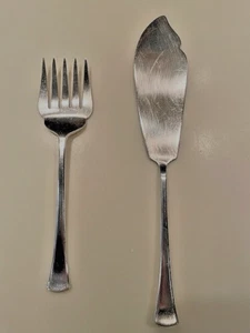 Antique Silver Plated Fish Slice and Fork. Bedford Plate Made in England. - Picture 1 of 3