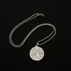 Halskette mit Lebensbaum Anhänger Glitzerhintergrund feine Kette Edelstahl Damen - Bild 1 von 1