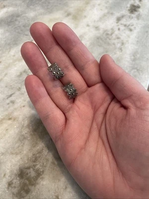 Pendientes Judith Jack JJ de plata de ley marcasita gris patrón geométrico Foto 1 de 4