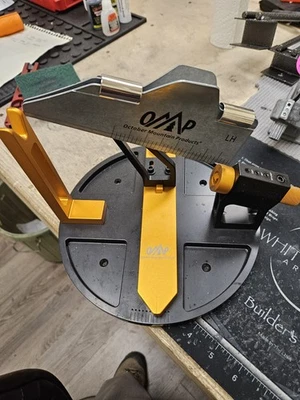 Plantilla helicoidal OMP Fletching LH Foto 1 de 2