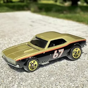 Hot Wheels 1967 Chevy Camaro General Motors 5-Pack Exclusive Hood Opens Gold Blk - Picture 1 of 9