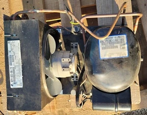 COPELAND M2FH-0033-IAA-116 - 1/3 HP REFRIGERATION CONDENSING UNIT SN 06A62679U - Picture 1 of 8