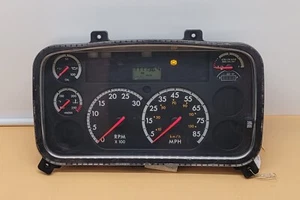 Cuadro de instrumentos Freightliner B2 2013 usado P#A22-66979-001 - Imagen 1 de 8