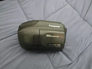 Panasonic PV-L501D Palmsight Palmcorder VHS-C 150x Zoom Camcorder DELUXE - Picture 1 of 6