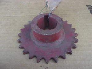 IH 935076R91 Drive Sprocket 1 1/4" Bore No. 40 Roller Chain 25 Teeth Keyed Hub - Picture 1 of 7