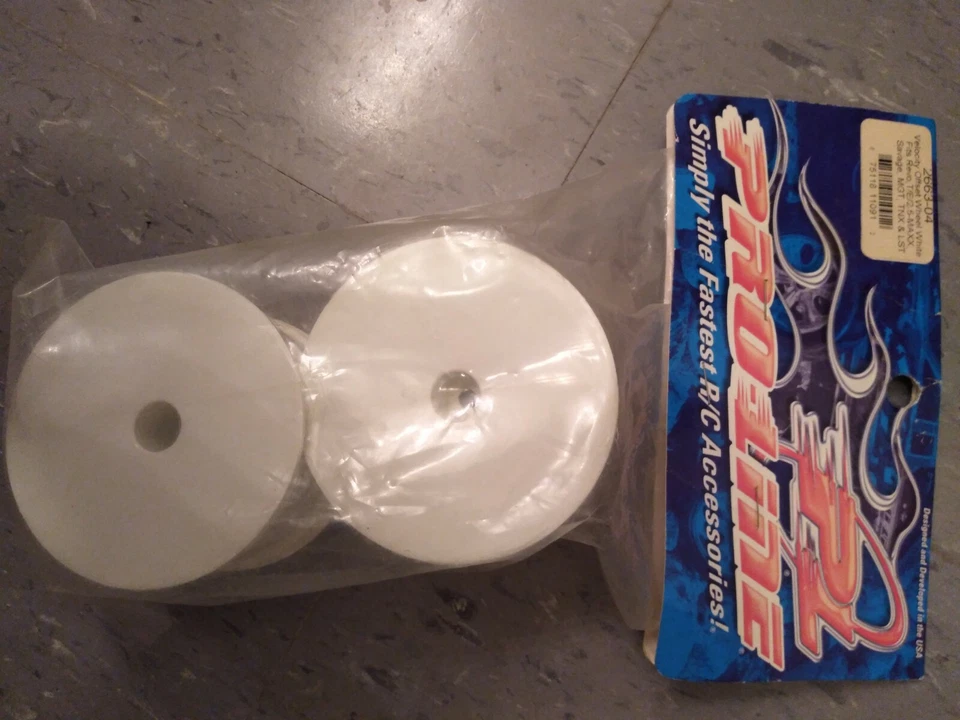 Pro-Line 2663-04 Velocity Offset White Wheels for T/E/2.5 MAXX & others - Image 1 of 1