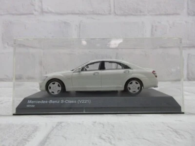 1:43 Kyosho Mercedes-Benz S-Class Long S600L V221 White Diecast CHN - Image 1 of 4