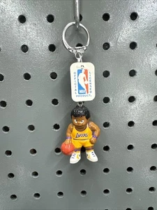 Llavero vintage 1987 Lil Sports Brat Lakers/nuevo con etiqueta - Imagen 1 de 3