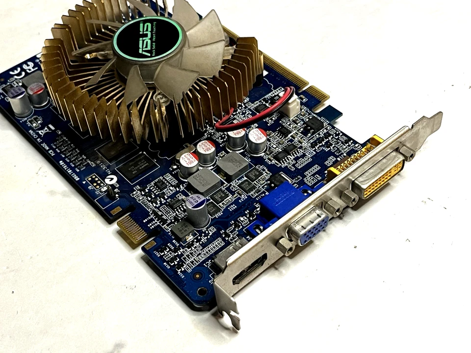 ASUS Nvidia Geforce 9500GT - RAM 1GB - VGA - DVI - HDMI - Genuine Vintage Retro - Immagine 1 di 4