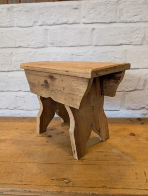 Antique Rustic Pine Foot Stool- Milking Stool - Step - Five Plank — 第 1/4 张图片