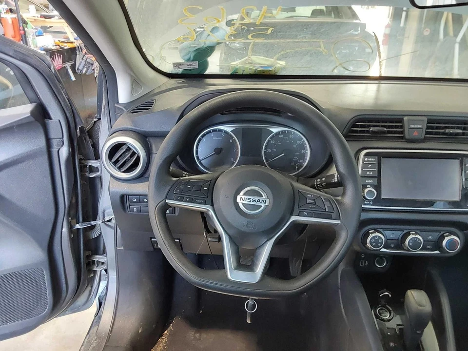 Used Steering Wheel fits: 2021 Nissan Versa  Grade A Foto 1 de 4