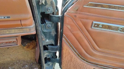 1984-1991 Jeep Grand Wagoneer Passenger Right Upper Lower Door Hinge Pair Set - Image 1 of 4
