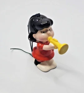 De Colección Años 60 Japón Cacahuetes Lucy Tocando Cuerno Trompeta Cerámica Adorno Snoopys Banda 3" - Imagen 1 de 8