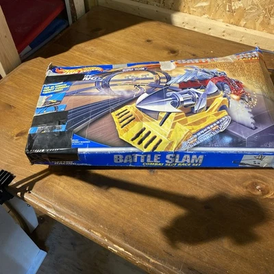 ¡JUEGO DE CARRERAS TRAGAMONEDAS ELÉCTRICAS HOT WHEELS BATTLE SLAM ROBOT COMBATE NO PROBADO! Foto 1 de 4