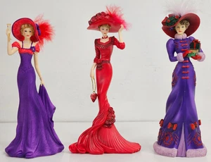 Figurine Lady Thomas Kinkade "Brindisi di Capodanno" Rosso al Cuore" Holiday Gathering" - Foto 1 di 10