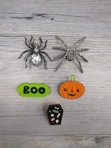Lot Of 5 Halloween Lapel Pins Broaches-Spiders, Coffin, Pumpkin - Picture 1 of 11