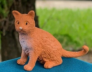 Dollhouse Accessory Miniature Hand Painted Abyssinian Cat PVC Plastic Figure - Picture 1 of 2