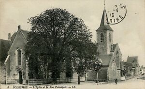 CPA 72 - Solesmes - L'Eglise et la Rue Principale