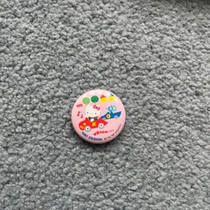 Sanrio Hello Kitty Badge 1981 - Picture 1 of 4