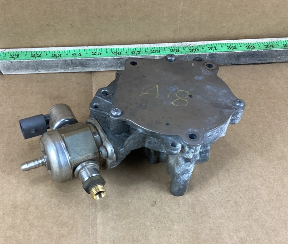 VOLKSWAGEN JETTA 2012-2017 BOMBA DE COMBUSTIBLE DE ALTA PRESIÓN OEM Foto 1 de 4