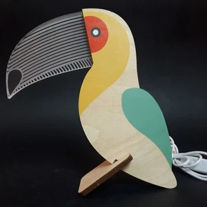 Lampada Tucano in Legno - Lampada da tavolo presa usb - Lampada Pop art Retrò - Imagen 1 de 10