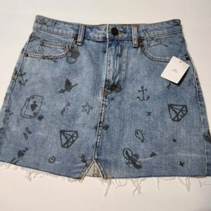 BDG Urban Outfitters Denim Mini Skirt Raw Hem Front & Back Pockets NWT Size S-P - Picture 1 of 9