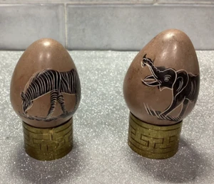 Kenya Hand Etched & Painted Soap Stone Eggs Zebra & Elephant 3.25" - Foto 1 di 4