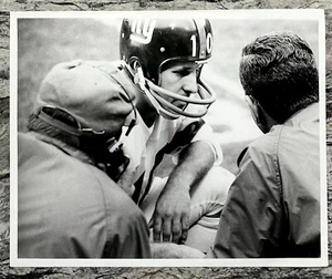 1960's Fran Tarkenton “Strategizing With The Head Coach” Type 1 Original Photo - Picture 1 of 2