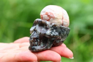 Calavera de yooperlita natural de 2,4" + Red Roja cerebro reiki cristal decoración regalo de curación 1 pieza - Imagen 1 de 10