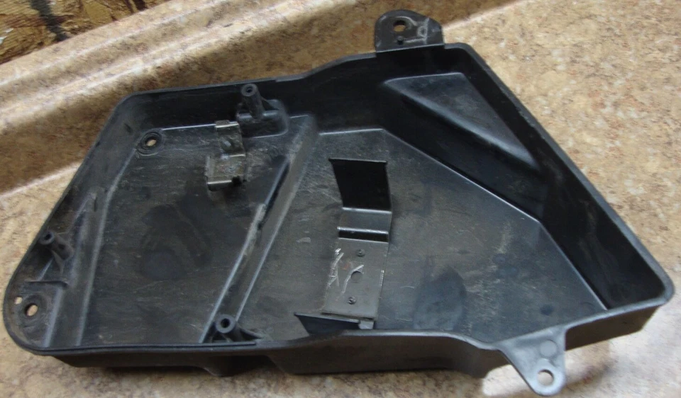 Пластиковый отсек под сиденье 2004 Kawasaki Vulcan VN800 VN 800 A VN800A E10 - Изображение 1 из 1