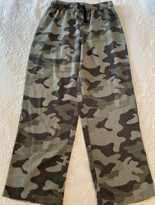 BOYS CAMO LOUNGEWEAR PANTS SIZE 7/8 - Picture 1 of 4