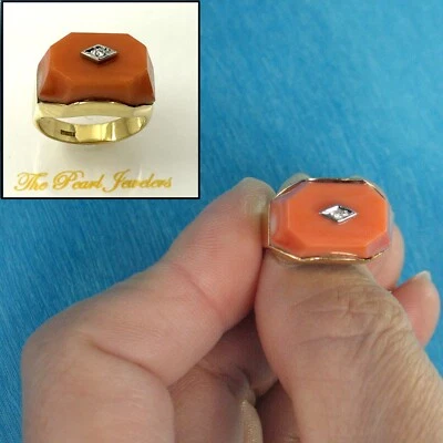 Anillo de diamantes y coral rosa de oro amarillo de 18 quilates Foto 1 de 4