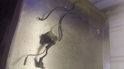 Suzuki GS1000L 1980 solenoide de arranque con cables 31800-37021 GS100G T5-12 Foto 1 de 4