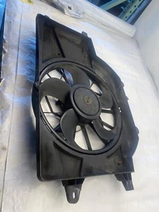 2002-2003 SATURN VUE Sport Utility Radiator Electric Cooling Motor Fan Assembly - Bild 1 von 19