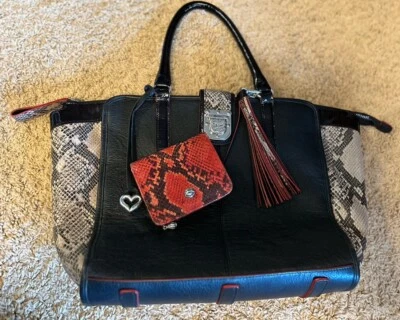 LOTE de Cartera Bolso de Mano Brighton Piel de Serpiente Negro Rojo Borde con Cartera de Piel de Serpiente Roja Foto 1 de 4