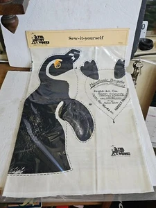 NOS Vintage SEW IT YOURSELF The Toy Works Magellanic Penguin Sewing project - Picture 1 of 3
