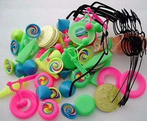Lote de 64 Juguetes de Carnaval Pequeños Premios Festival, Juguetes de Fiesta y Favores - Imagen 1 de 4
